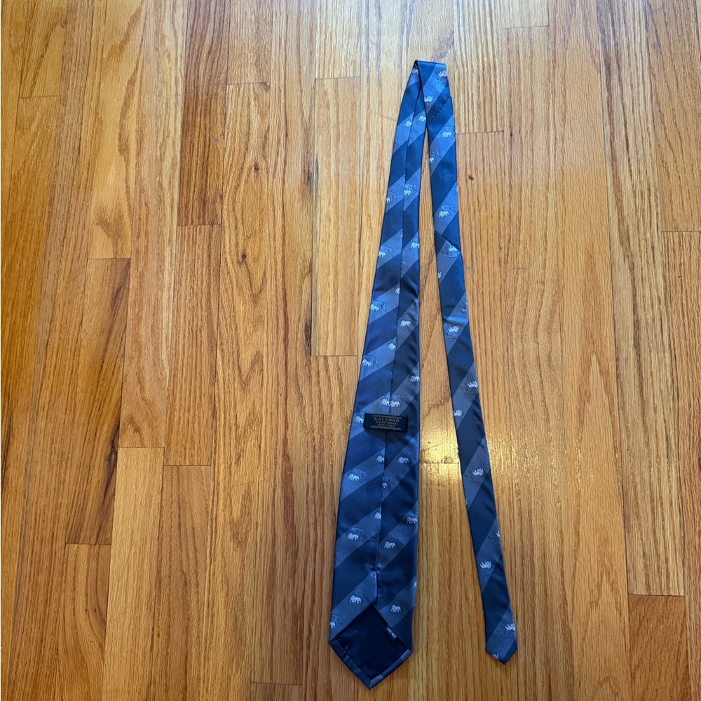 Elegant Blue Patterned Tie